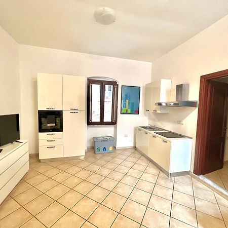 Sardinian Gallery Corso Bosa Room photo