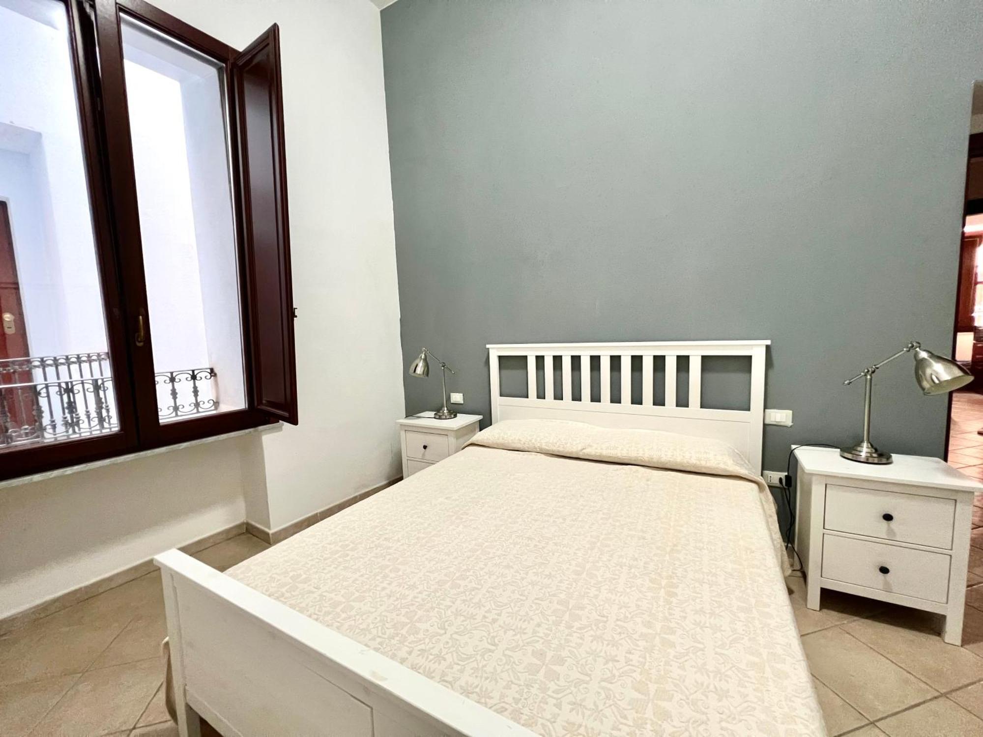 Sardinian Gallery Corso Bosa Room photo