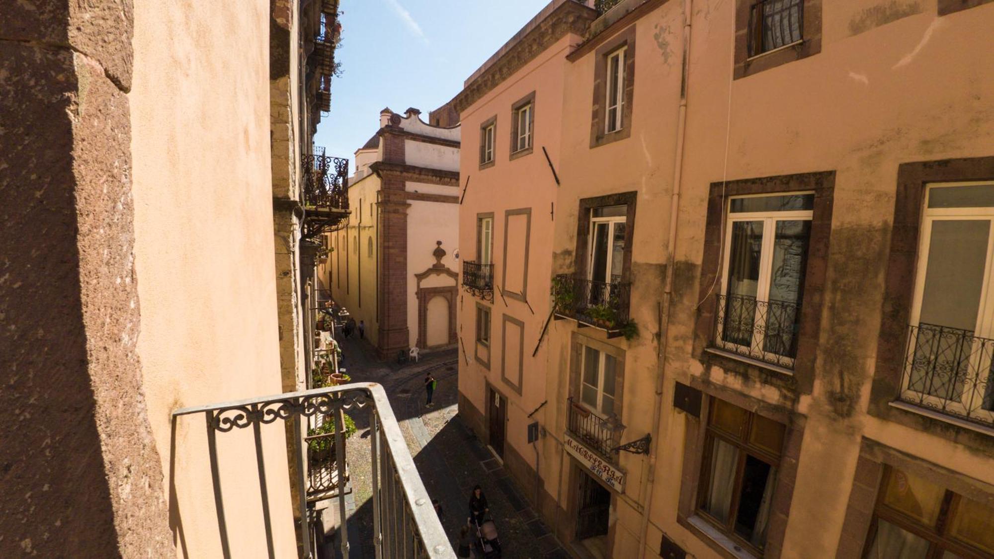 Sardinian Gallery Corso Bosa Room photo